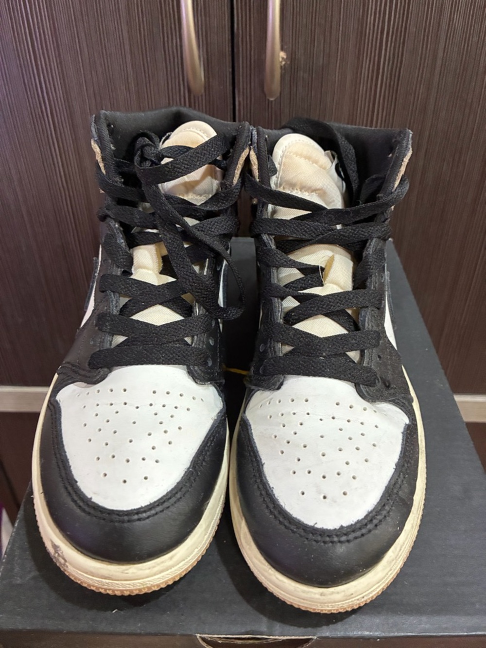 Nike Air Jordan 1 High Black White Taupe - Picture 8 of 12